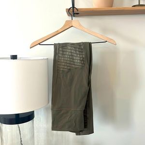 Alo leggings yoga pants textured army green